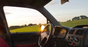 ¿Cuáles son los seis elementos indispensables en un vehículo para cuidar su seguridad?