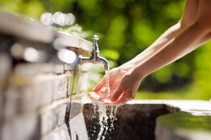 Más del 29% del agua destinada para consumo humano en Colombia representa riesgo para la salud