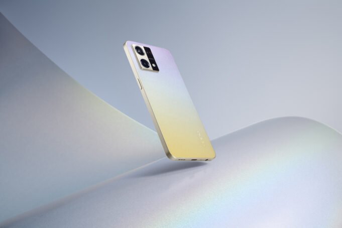 El nuevo Reno7 256GB mantiene el icónico diseño OPPO Reno Glow