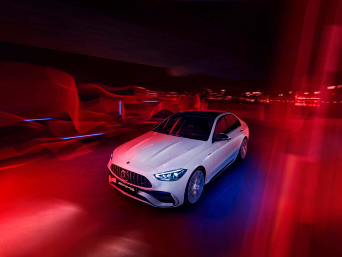 La nueva Mercedes-AMG C 43 4MATIC combina potencia, eficiencia y estilo deportivo en un paquete equilibrado y práctico para el día a día.