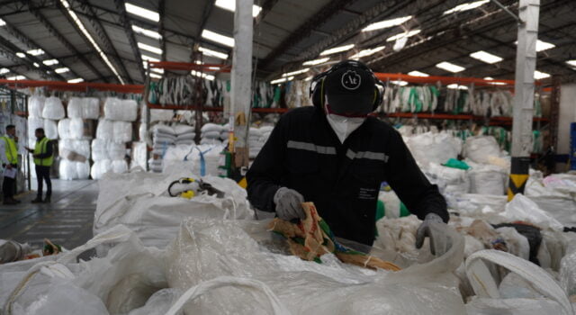 Colombia transforma 8mil toneladas de plástico en 4 plantas a nivel nacional