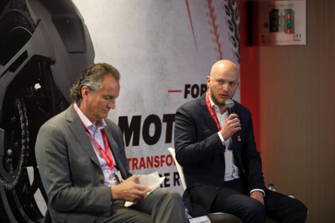 ¿Cómo la industria de las motos aporta al desarrollo y crecimiento de Colombia?