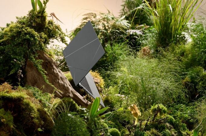 ¡La nueva Zenbook S 13 OLED de ASUS: una joya de laptop ultraligera con pantalla OLED y solo 1Kg de pura potencia!