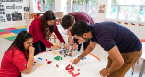 En el marco de la celebración del Día del Maestro, se proponen las cinco habilidades del educador del futuro