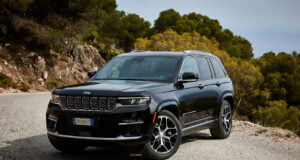 La gama Jeep® 4xe al completo, protagonizada por el nuevo Grand Cherokee