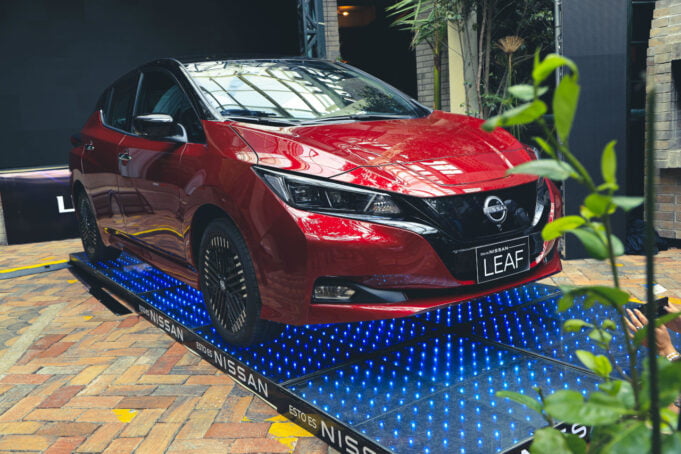 Con el 100% eléctrico Nissan LEAF llevas cargador e instalación gratuita en casa