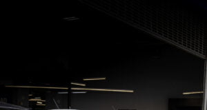 Renting Colombia triplica su flota de vehículos eléctricos en alianza con Muverang y Auteco Mobility