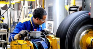 Reencauchadora colombiana impulsa la sostenibilidad, la inclusión laboral y el ahorro de hasta $54.000.000.000 millones de pesos al año para los distribuidores