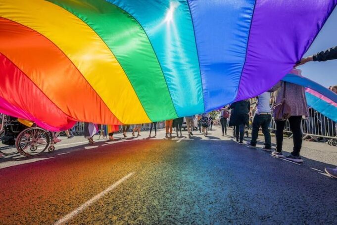 5 consejos para tener citas en la comunidad LGBTQ+ que todxs deberíamos aplicar