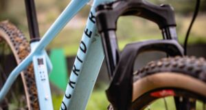 Así es la nueva bicicleta de montañismo que pesa tan solo un kilogramo