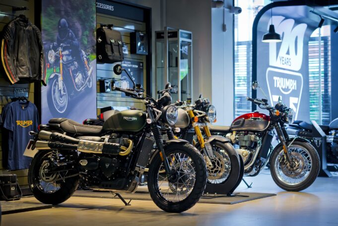 ¿Qué empresa está detrás de las operaciones de Triumph en Colombia?