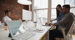 Profes colombianos podrán conectarse a Congreso gratuito para aprender sobre competencias digitales