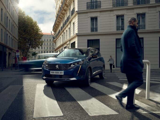 Peugeot celebra su ADN francés con fuerza, pasión y libertad