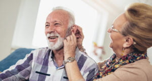 Día mundial de la escucha: disminución auditiva por la edad, ¿cómo se identifica?