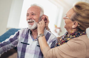 Día mundial de la escucha: disminución auditiva por la edad, ¿cómo se identifica?