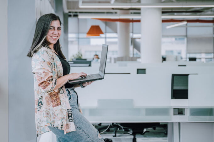 Endava y Media Chicas se asocian para impulsar la igualdad de género en el campo de la tecnología