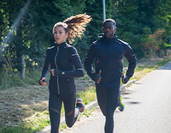 3 cosas clave para mejorar el rendimiento y evitar lesiones si va a participar en la Media Maratón de Bogotá