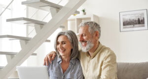 Cuatro tecnologías infaltables en los dispositivos auditivos