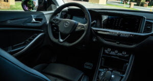 Cuatro claves al escoger el carro ideal para viajar en familia