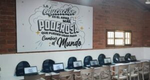 Expedición Indra-Minsait llega a Rionegro, Antioquia con dotación de nueva sala TIC