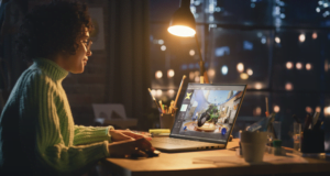 Trucos para ahorrar dinero en la factura de la luz con tu computador