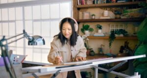 ¿Cómo evitar los dolores de cabeza con los audífonos adecuados?