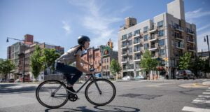 La bicicleta se posiciona como uno de los medios de transporte sostenible favorito de los bogotanos, según encuesta