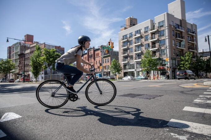 La bicicleta se posiciona como uno de los medios de transporte sostenible favorito de los bogotanos, según encuesta