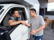 La amabilidad y eficiencia son lo que más valoran los colombianos en sus envíos de carga, de acuerdo con un informe de inDrive Flete