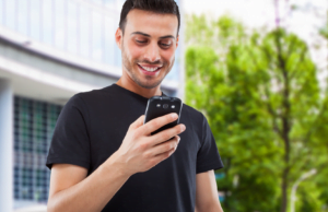 Los hombres solteros acuden a Ashley Madison para tener citas sin juicios ni inhibiciones