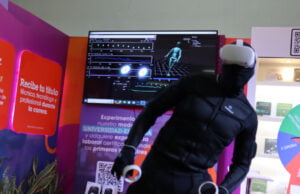 Llega a Colombia el primer traje háptico que permite vivir experiencias sensoriales únicas en tiempo real