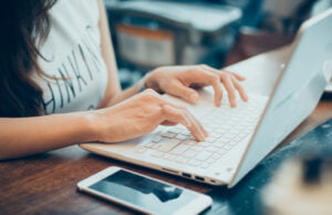 Día del Internet: ¿cómo usar la IA Generativa de forma segura?