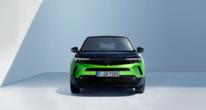 ¿Qué buscan los papás tecnológicos en un carro?