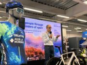 Decathlon lanza en Colombia la réplica oficial del equipo AG2R LA MONDIALE del Tour de Francia