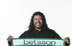 El legendario ‘escorpión’, René Higuita, es el nuevo nuevo embajador de Betsson