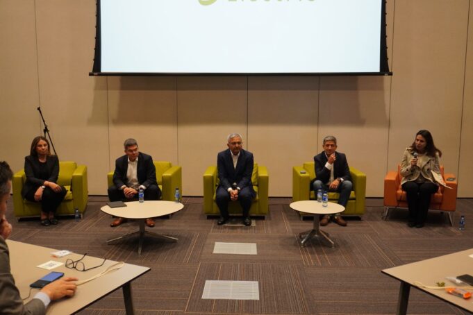 Schneider Electric conmemora 50 años de gestión en Colombia con el Innovation Summit