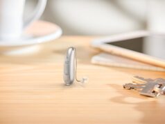 GAES lanza un nuevo modelo de audífonos de ayuda auditiva : diseño, confort, durabilidad en la carga