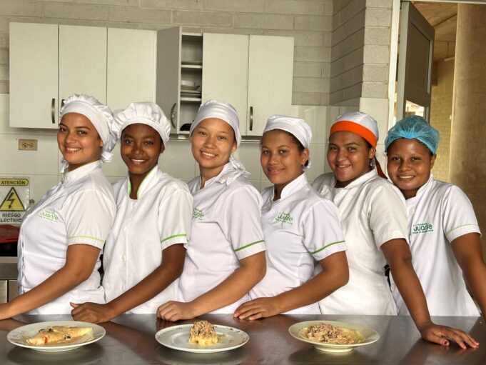 La Fundación Allianz Colombia donará más de 600 millones de pesos para ayudar a las madres cabezas de hogar en Cartagena