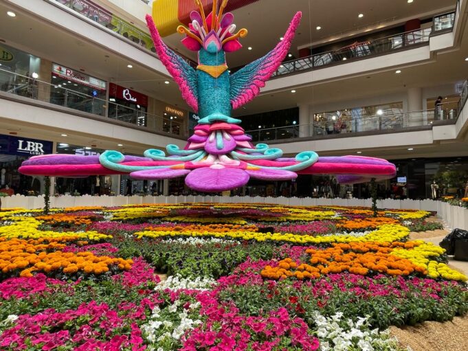 El Centro Comercial Santafé florece con la 4ª edición del Jardín del Encanto: un oasis urbano llega a Bogotá