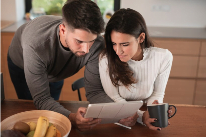 ¿Cómo evitar la “infidelidad financiera” en las parejas?