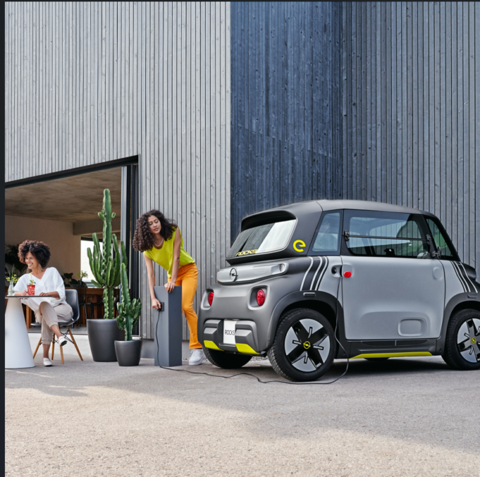 ¿Cómo funcionan los carros eléctricos enchufables en casa?: Beneficios y costos