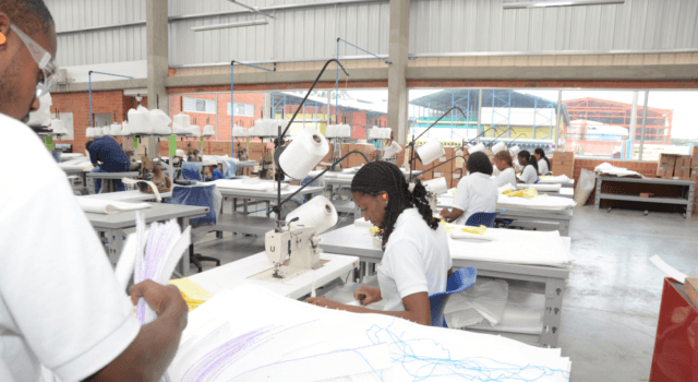 Por programas de Economía Circular y Empleo Incluyente, Pavco Wavin recibe reconocimiento Xposible 2024