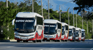 Scania continúa con su liderazgo en el mercado con la entrega de 25 buses a la empresa de transporte Rápido Ochoa