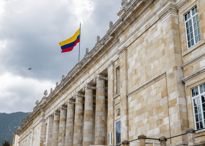 A B C de expertos para contratar con el estado colombiano, claves desde la experiencia tecnológica