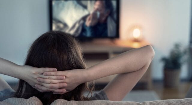 El mejor plan de fin de semana: ¿Cómo encontrar sus películas y series favoritas utilizando la inteligencia artificial en el sistema operativo Google TV?