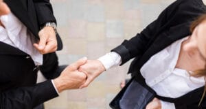 En Colombia aumentó un 35% el valor de las transacciones en el mercado de fusiones y adquisiciones, según Aon