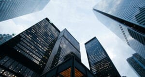 Día de la Eficiencia Energética: Un llamado a la acción para edificios inteligentes y sostenibles