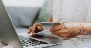 El futuro digital llega con «Visión E-commerce»: Una colaboración entre UCompensar y CCCE