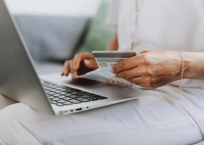 El futuro digital llega con «Visión E-commerce»: Una colaboración entre UCompensar y CCCE