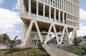 UCompensar estrena campus que elimina barreras entre academia y empresa